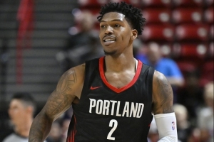 迷之自信！凯莱布·乐福弧顶三分稳稳不中 目前12投仅1中